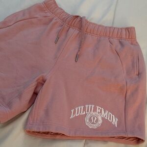 LULULEMON SCUBA Mid-Rise Oversized Short 7" Graphic NWOT! XS